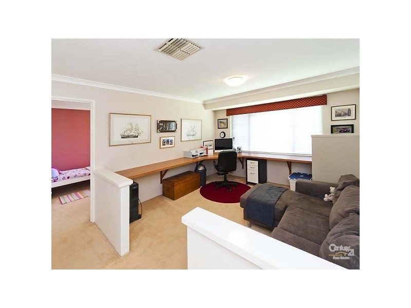 42 Welara Circle, Henley Brook WA 6055