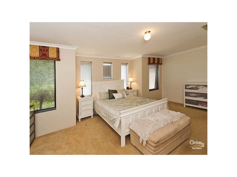 42 Welara Circle, Henley Brook WA 6055