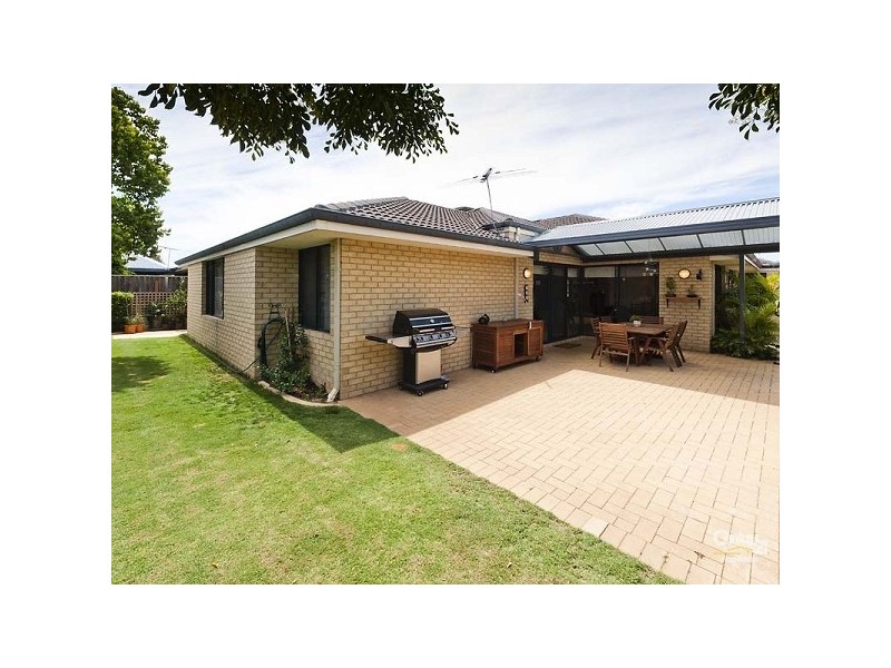 42 Welara Circle, Henley Brook WA 6055