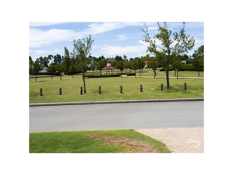 42 Welara Circle, Henley Brook WA 6055