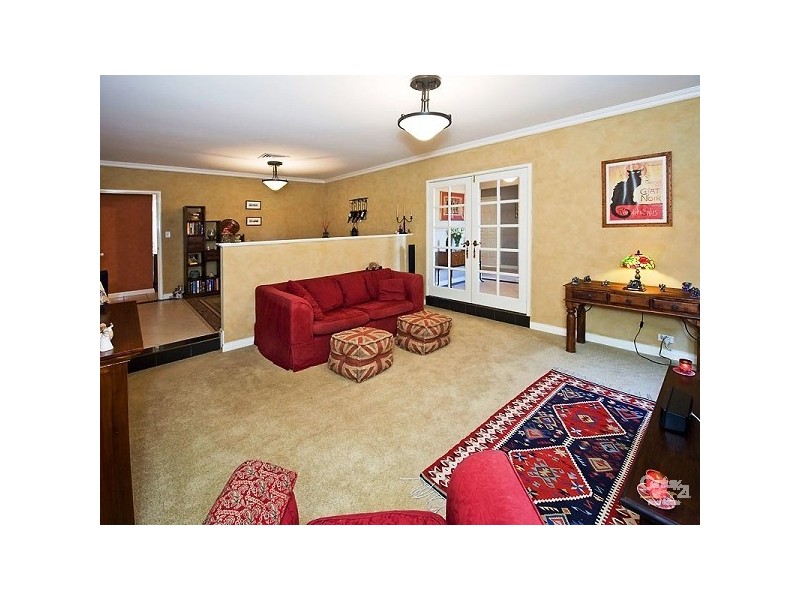 25 Losino Bvd, Henley Brook WA 6055