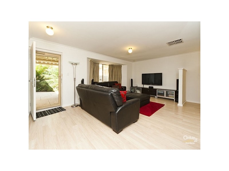 126b Williamson Ave, Cloverdale WA 6105