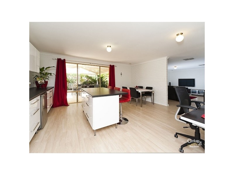 126b Williamson Ave, Cloverdale WA 6105