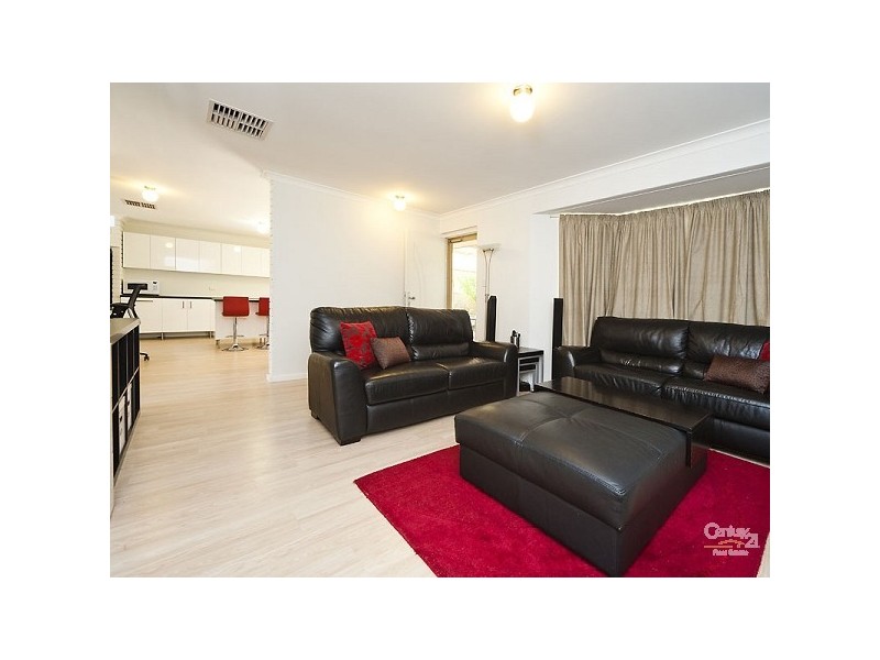 126b Williamson Ave, Cloverdale WA 6105