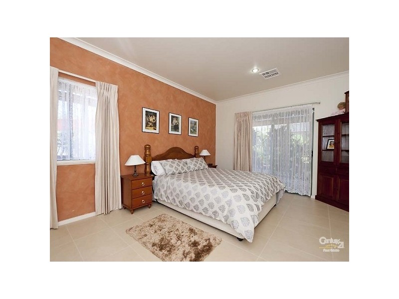 50 Horseshoe Crt, Henley Brook WA 6055