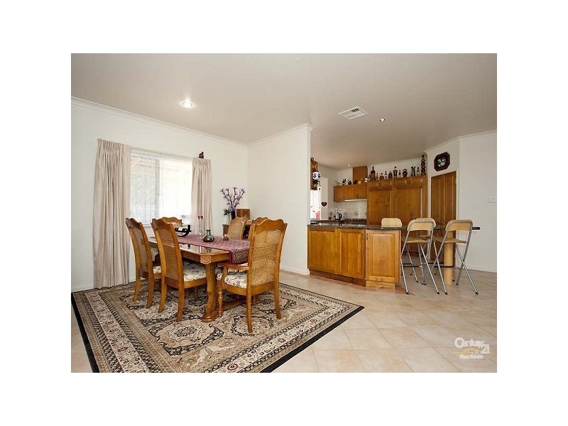 50 Horseshoe Crt, Henley Brook WA 6055