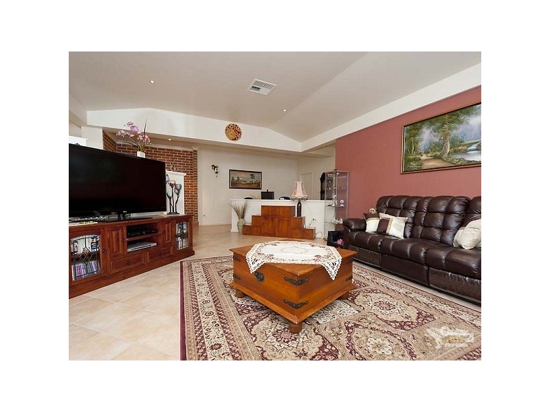 50 Horseshoe Crt, Henley Brook WA 6055