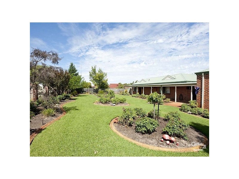 50 Horseshoe Crt, Henley Brook WA 6055