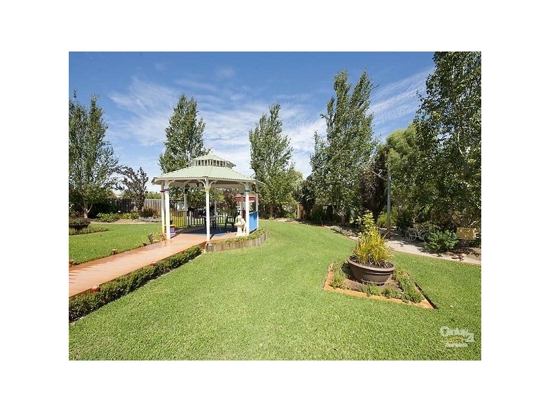 50 Horseshoe Crt, Henley Brook WA 6055