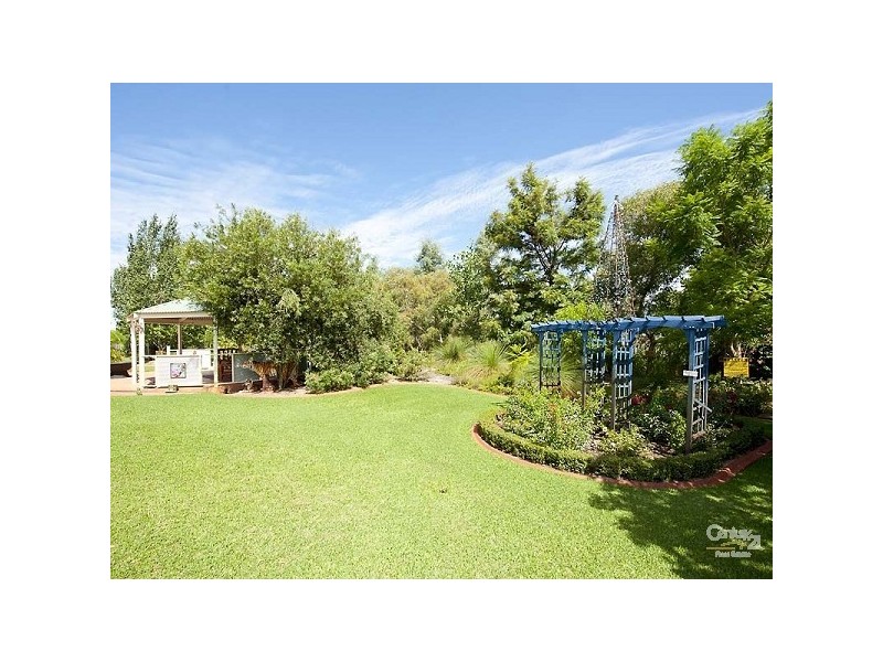 50 Horseshoe Crt, Henley Brook WA 6055