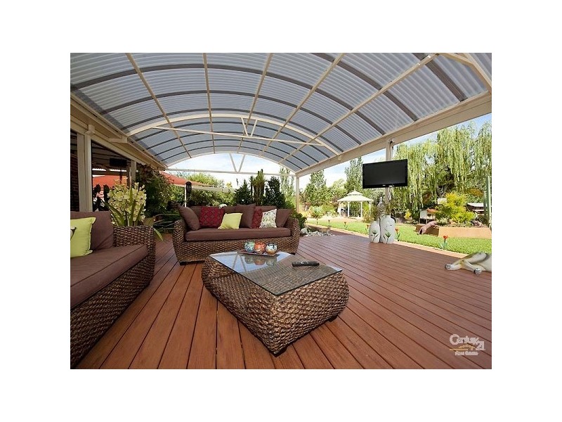 50 Horseshoe Crt, Henley Brook WA 6055