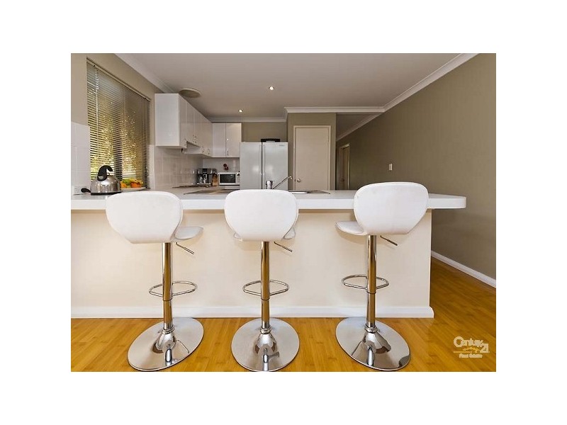 33 Centre Circle, Ellenbrook WA 6069