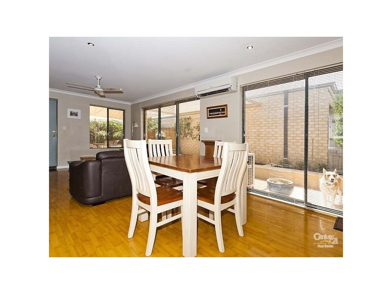 33 Centre Circle, Ellenbrook WA 6069