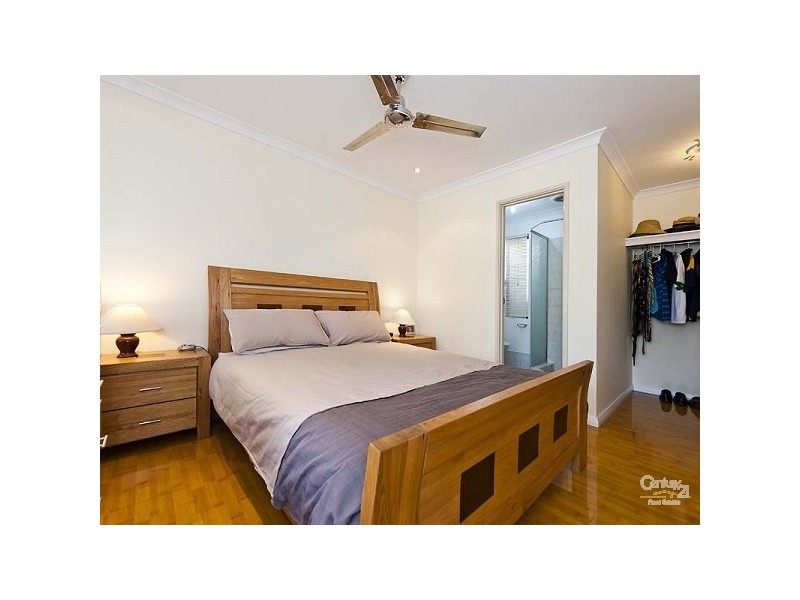 33 Centre Circle, Ellenbrook WA 6069