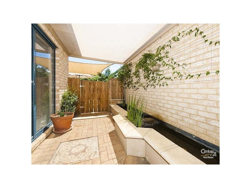 33 Centre Circle, Ellenbrook WA 6069