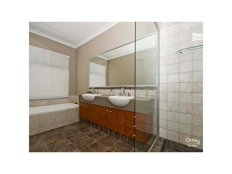 23 Glenora View, Ellenbrook WA 6069