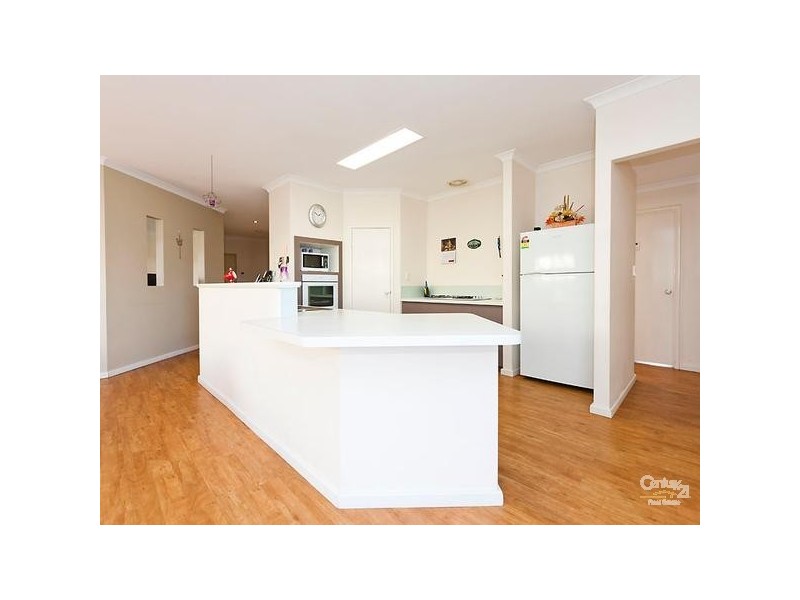 25 Bancombe Cres, Ellenbrook WA 6069