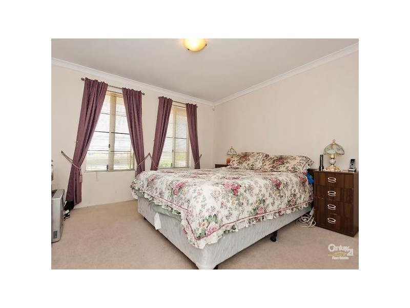 25 Bancombe Cres, Ellenbrook WA 6069