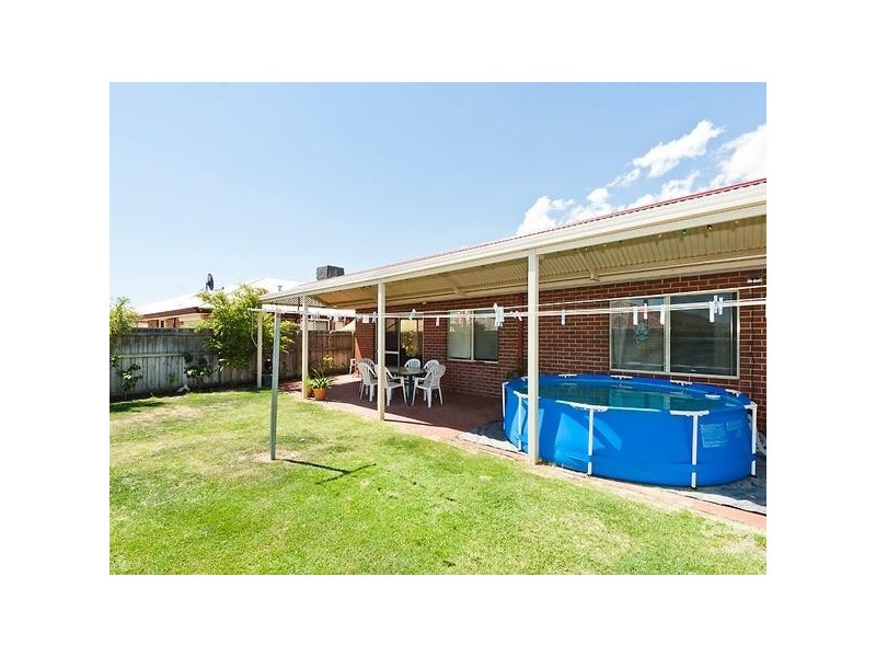 25 Bancombe Cres, Ellenbrook WA 6069