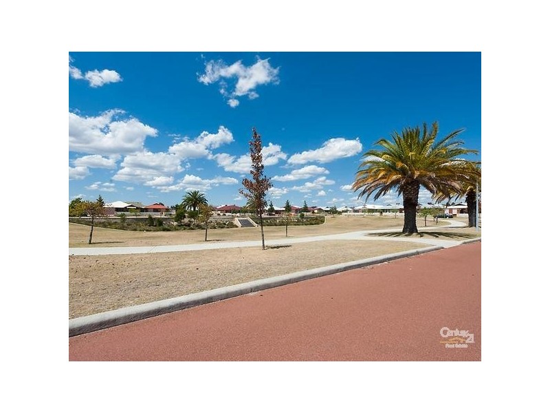 25 Bancombe Cres, Ellenbrook WA 6069