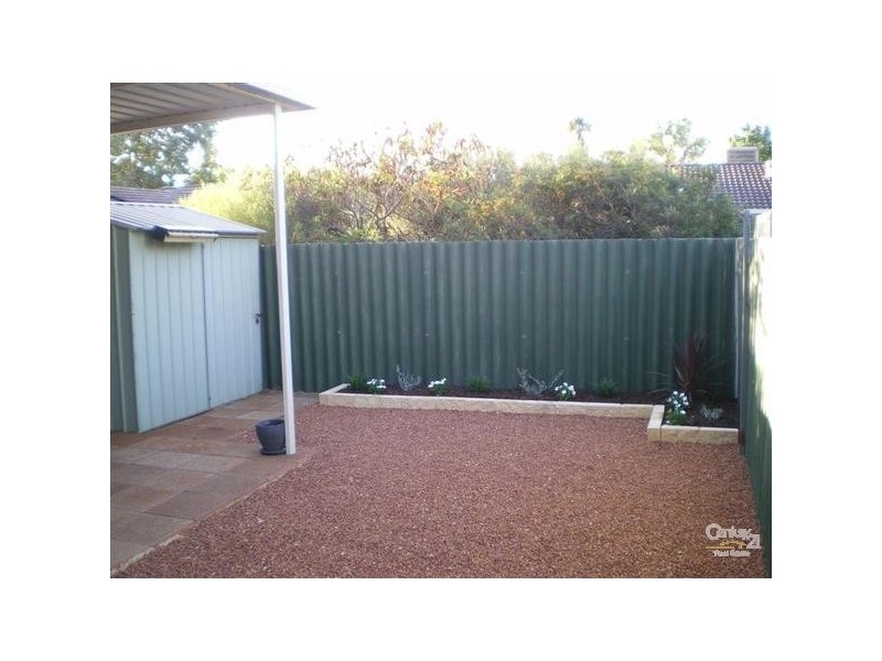 15B Blackadder Rd, Swan View WA 6056