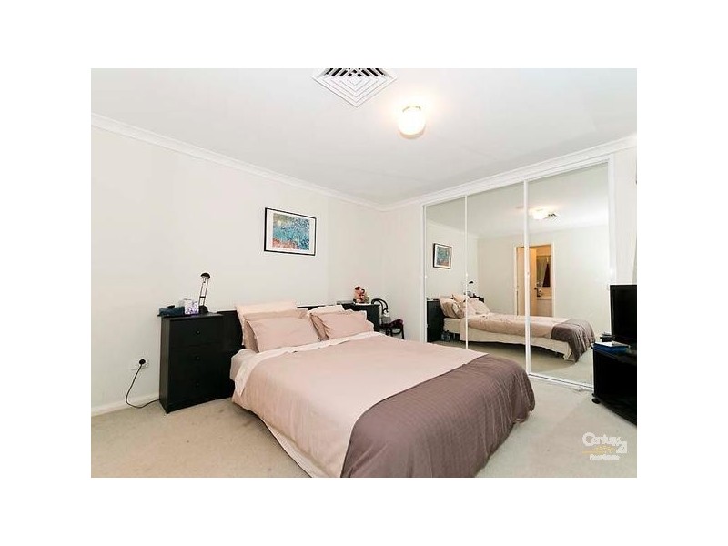 63 Lakefront Circle, The Vines WA 6069