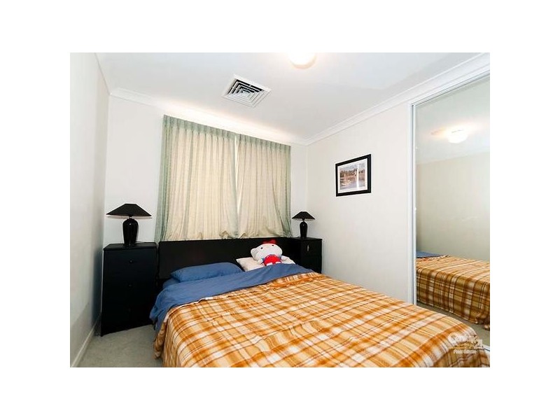 63 Lakefront Circle, The Vines WA 6069