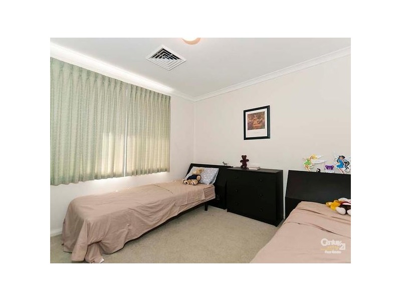 63 Lakefront Circle, The Vines WA 6069