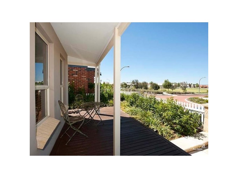 34 Simmonds Pass, Ellenbrook WA 6069