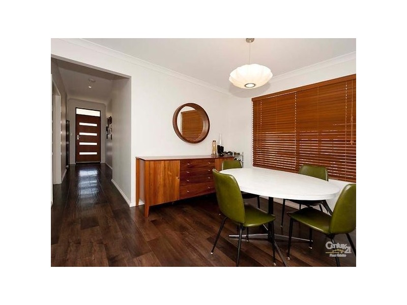 34 Simmonds Pass, Ellenbrook WA 6069