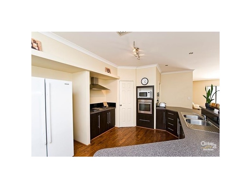 52 Swanleigh Parade, Aveley WA 6069