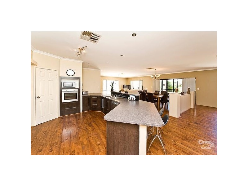 52 Swanleigh Parade, Aveley WA 6069