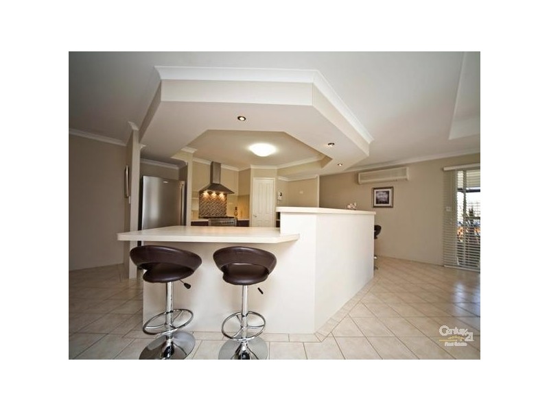 34 Crossland Ave, Ellenbrook WA 6069