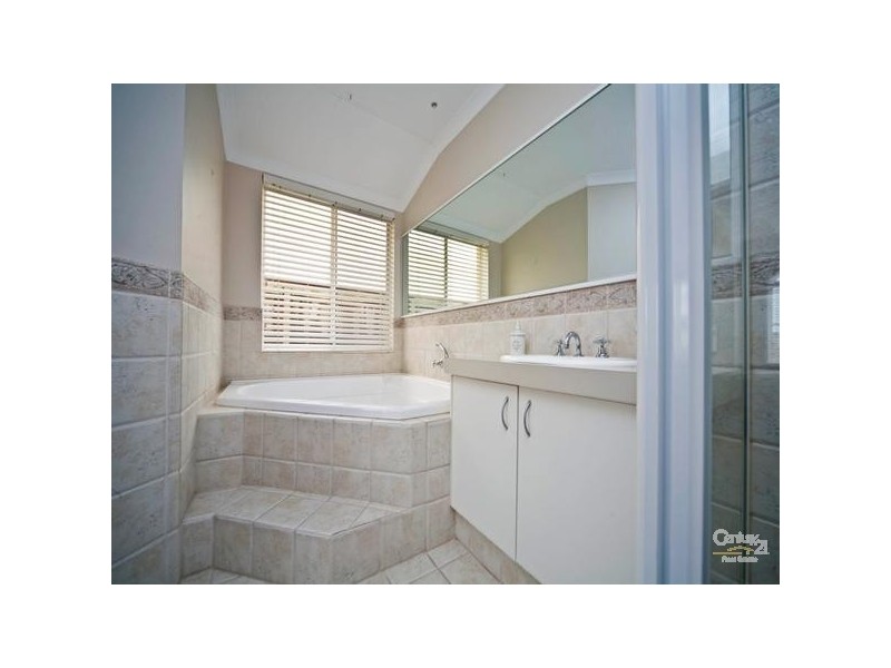 34 Crossland Ave, Ellenbrook WA 6069