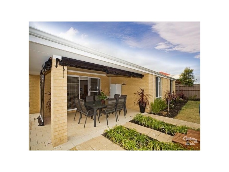34 Crossland Ave, Ellenbrook WA 6069
