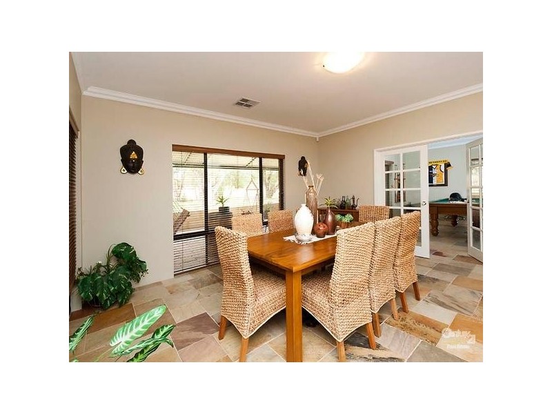 14 Gnangara Rd, Henley Brook WA 6055