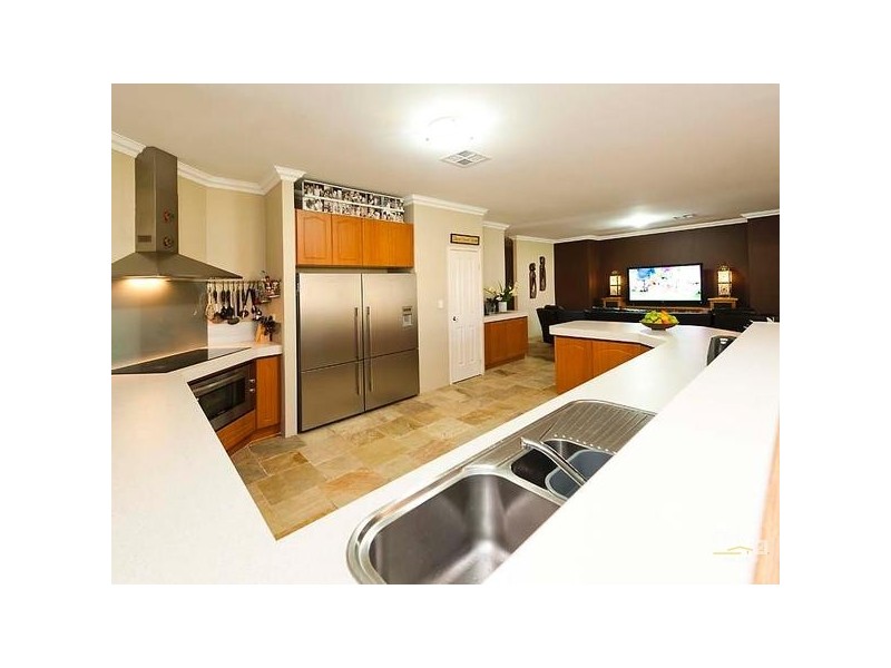 14 Gnangara Rd, Henley Brook WA 6055