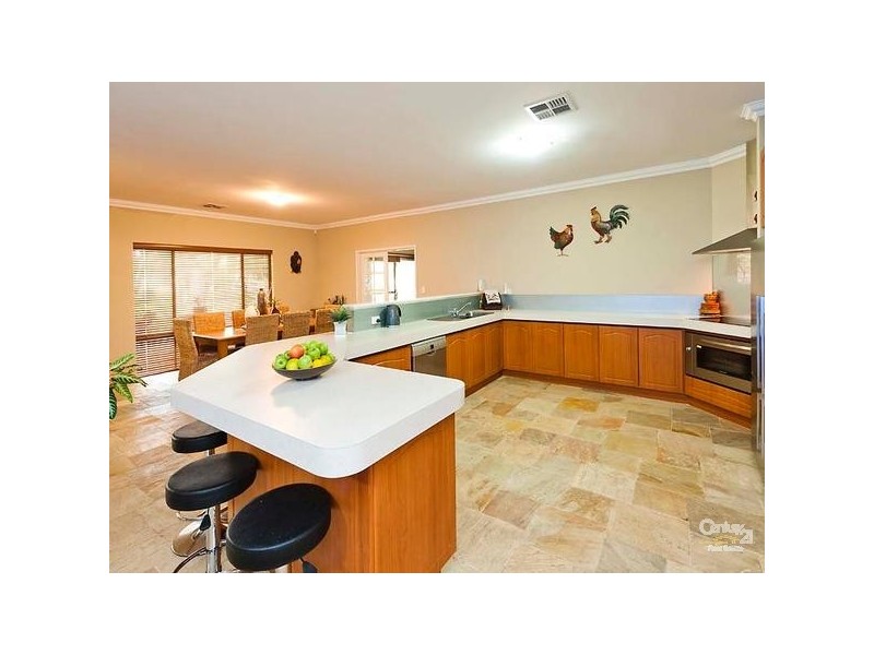 14 Gnangara Rd, Henley Brook WA 6055