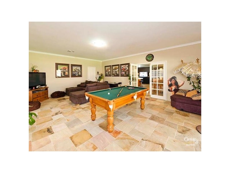 14 Gnangara Rd, Henley Brook WA 6055