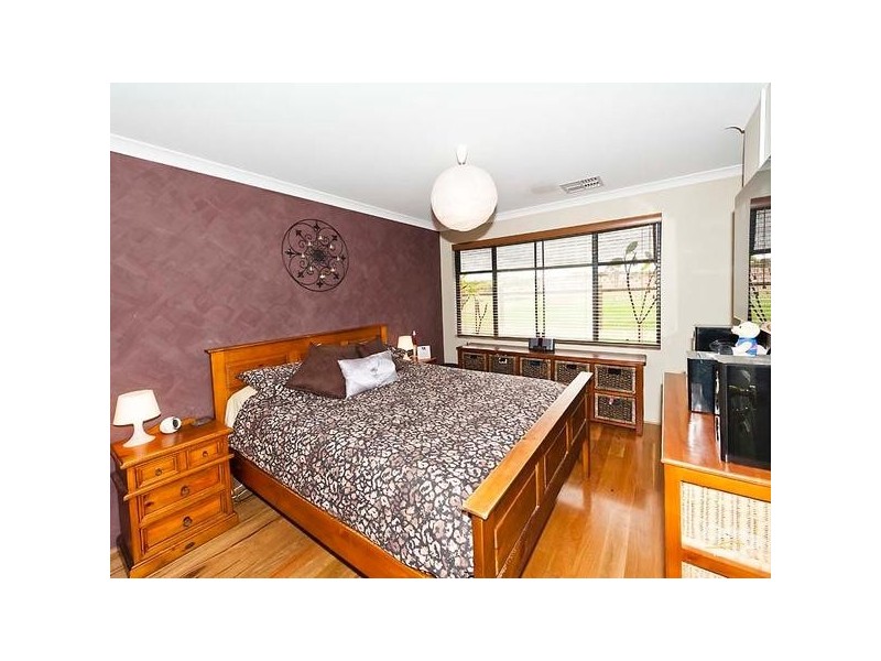 14 Gnangara Rd, Henley Brook WA 6055