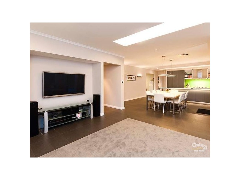 8 Whitehart Ent, Aveley WA 6069