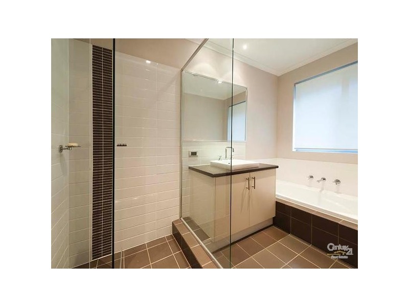 8 Whitehart Ent, Aveley WA 6069