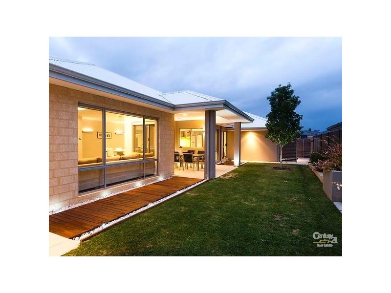 8 Whitehart Ent, Aveley WA 6069