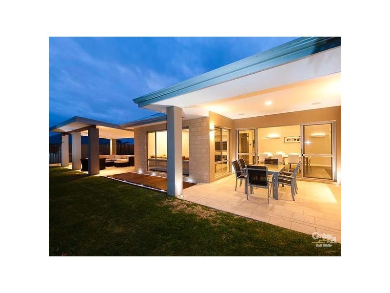 8 Whitehart Ent, Aveley WA 6069