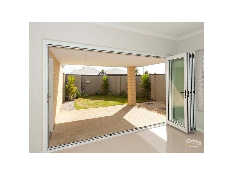 10 Weyba Turn, Ellenbrook WA 6069