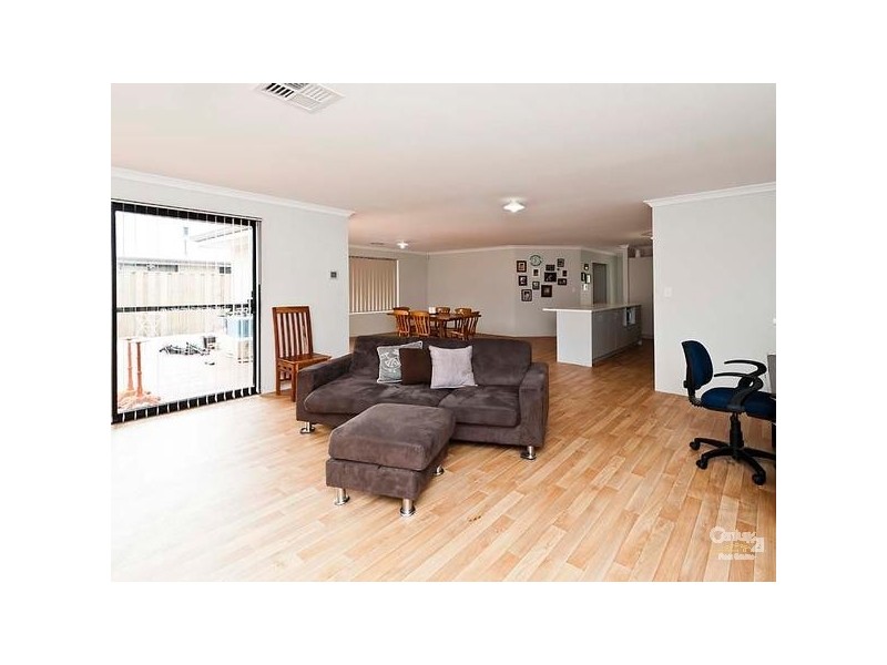 94 Lomas Circle, Ellenbrook WA 6069