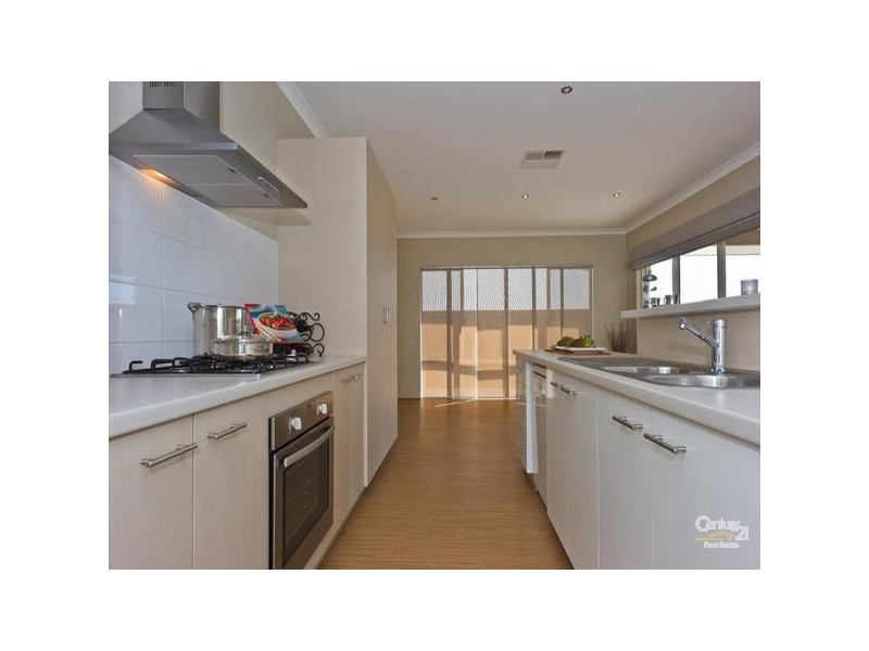 15 Mona Vale Loop, Ellenbrook WA 6069