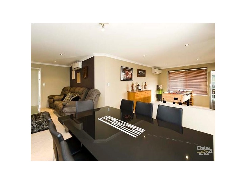 15 Farmaner Parkway, Ellenbrook WA 6069