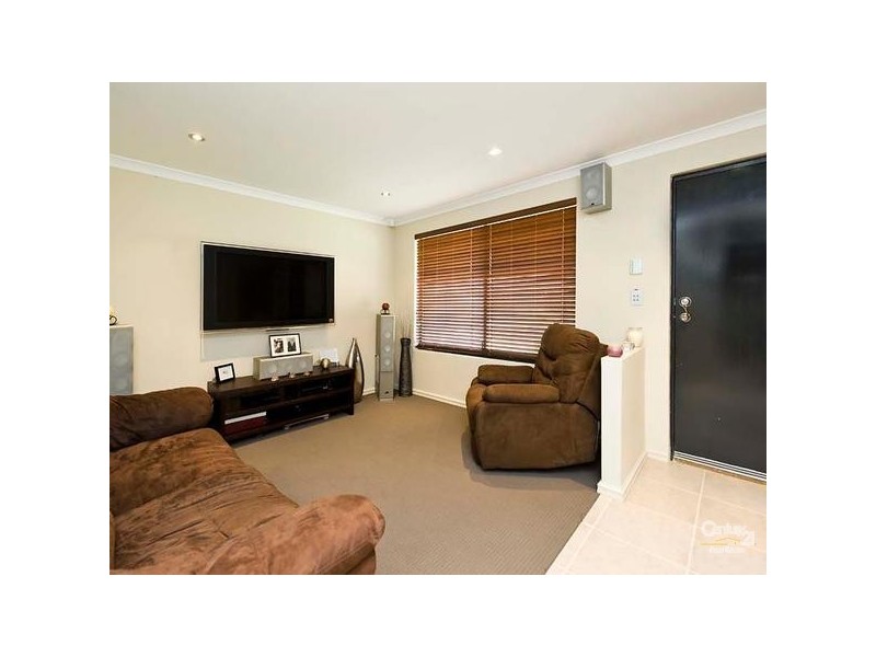 15 Farmaner Parkway, Ellenbrook WA 6069