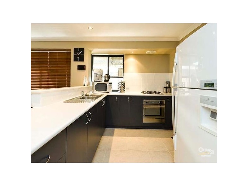 15 Farmaner Parkway, Ellenbrook WA 6069